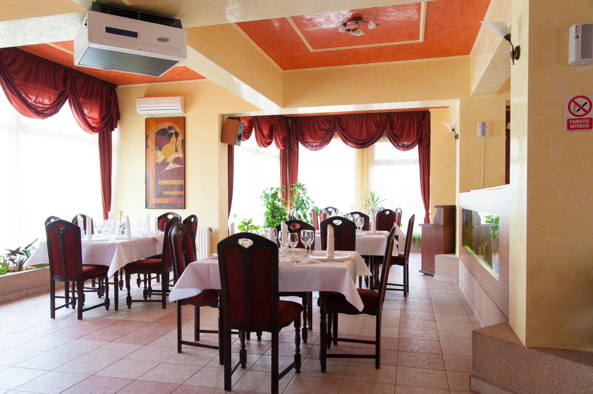 Hotel Melody Oradea Exterior foto