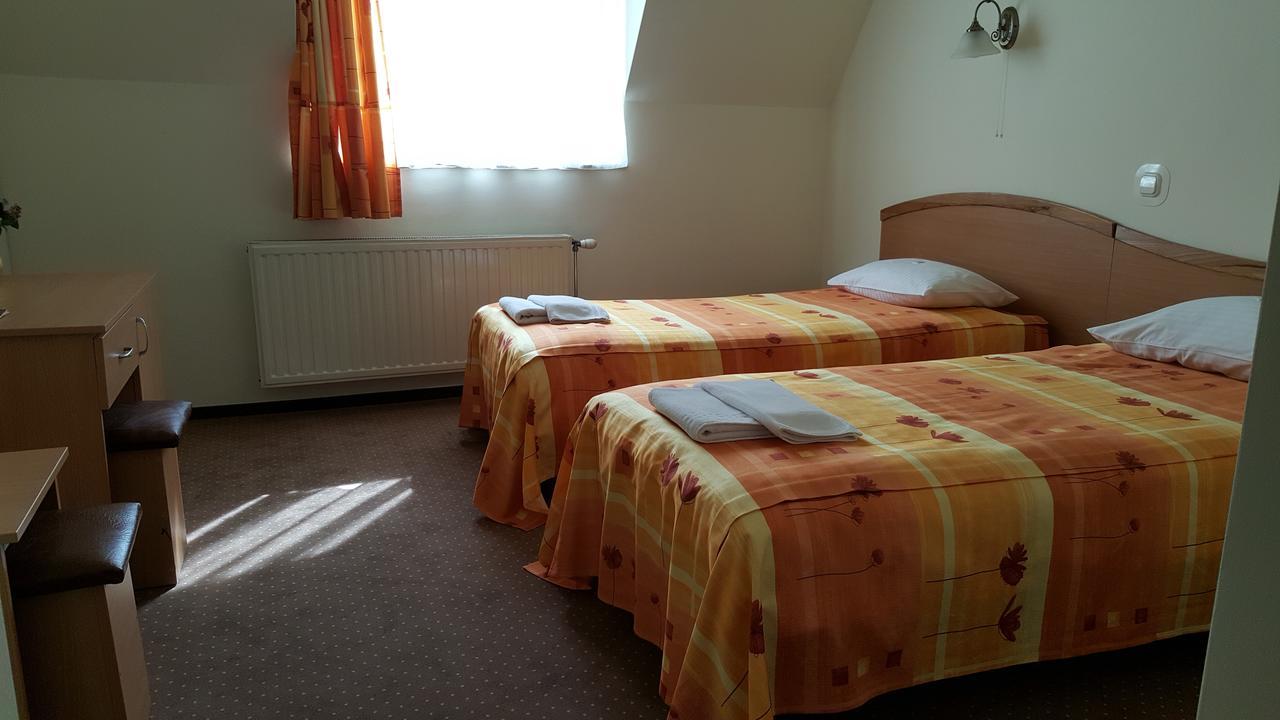 Hotel Melody Oradea Exterior foto