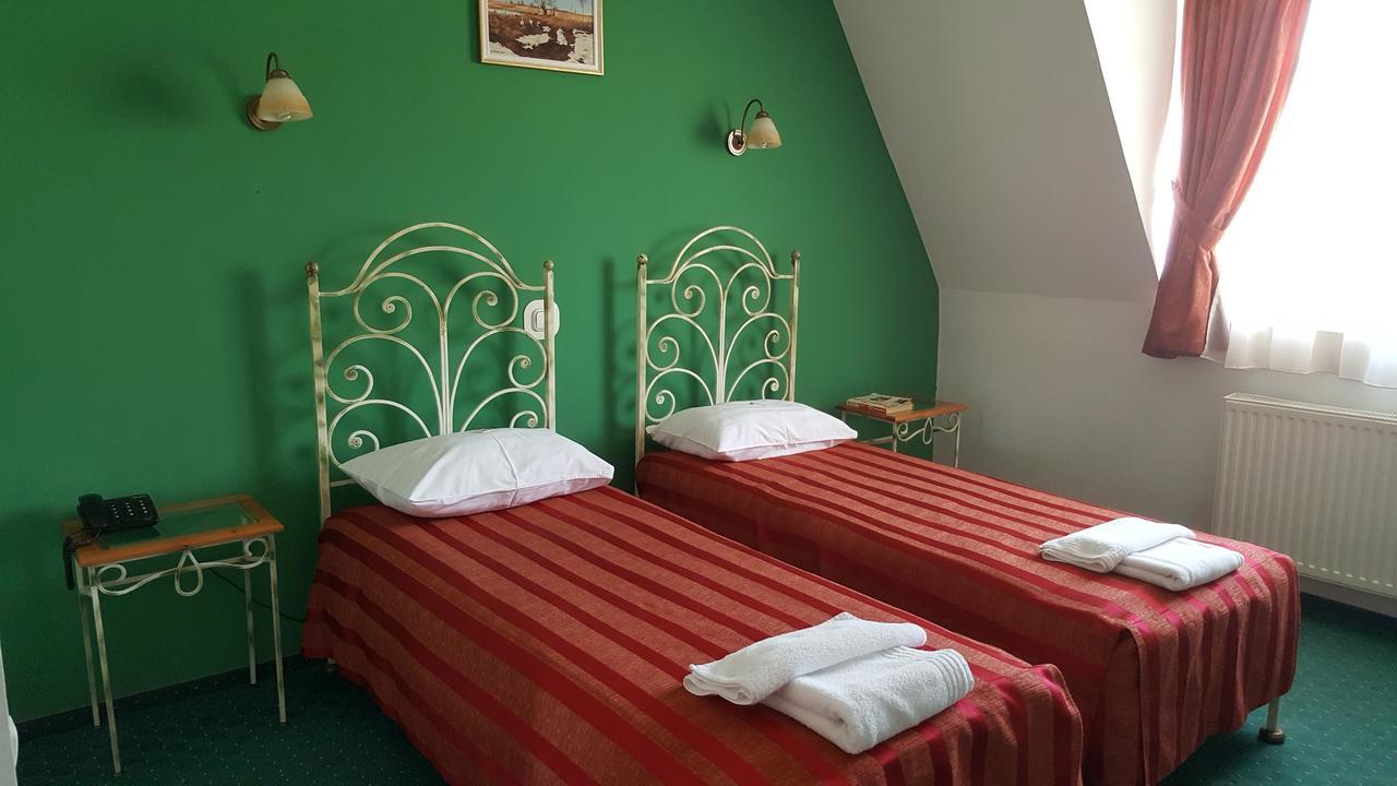 Hotel Melody Oradea Exterior foto