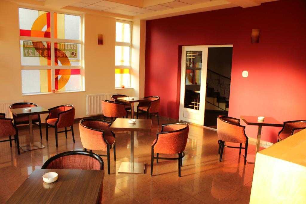 Hotel Melody Oradea Exterior foto