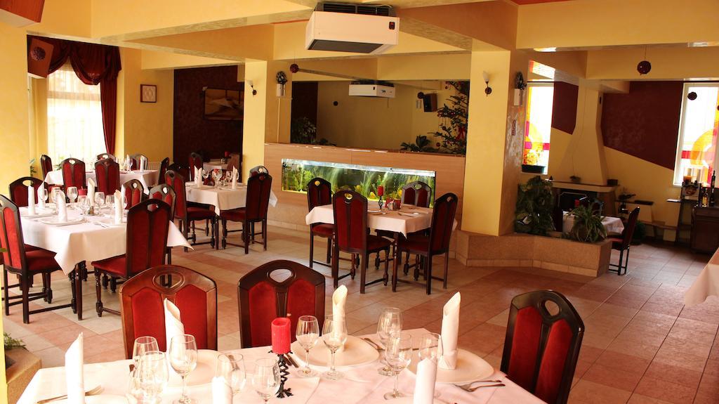 Hotel Melody Oradea Exterior foto