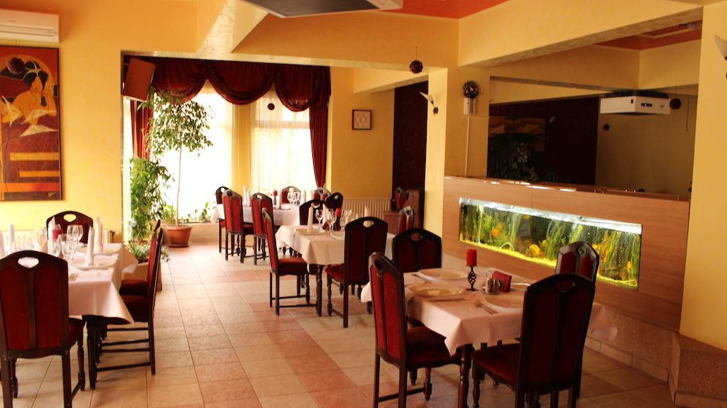 Hotel Melody Oradea Exterior foto
