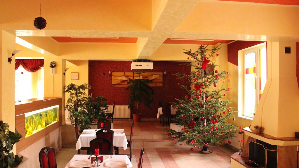 Hotel Melody Oradea Exterior foto