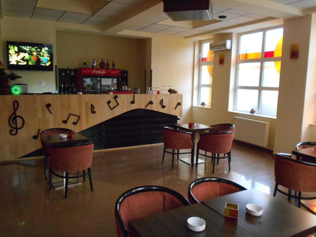 Hotel Melody Oradea Exterior foto